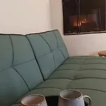 το σπίτι της μέλισσας 1 Apartman