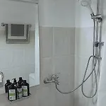Apartman το σπίτι της μέλισσας 1 Tirósz