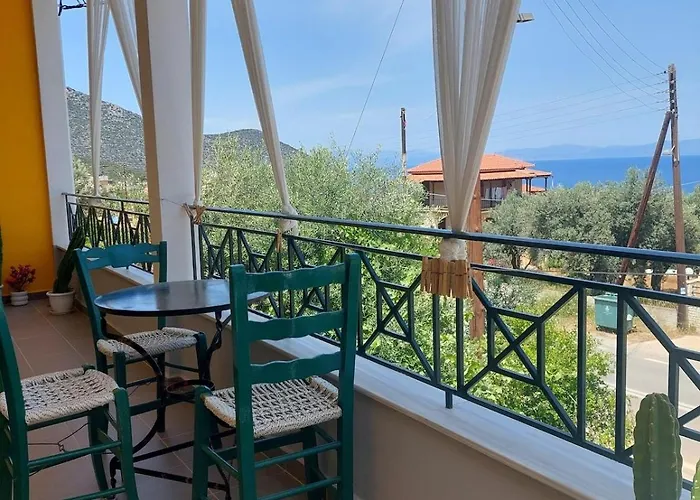 το σπίτι της μέλισσας 1 *