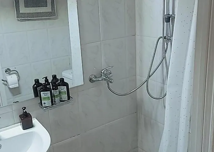 το σπίτι της μέλισσας 1 Tiros