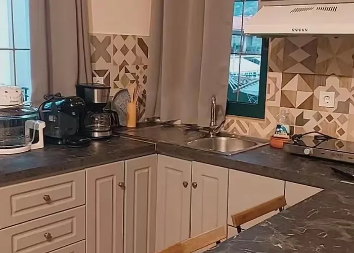 το σπίτι της μέλισσας 1 Appartement Tirós